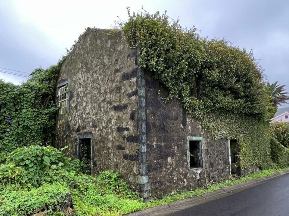 Ruïne in Horta, Faial - foto 3